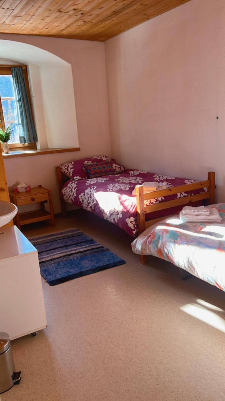 Hotel Chasa Crusch à Sent Extérieur photo